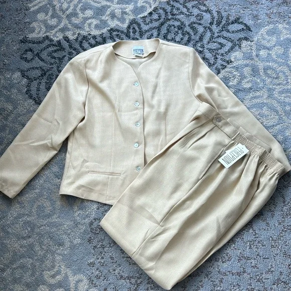 Vintage Perception Pantsuit Cream 16 - Picture 1 of 12